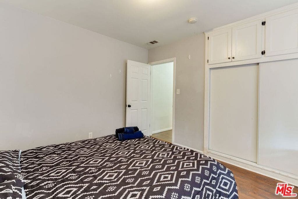 6659 AMIGO Avenue, Reseda, CA 91335