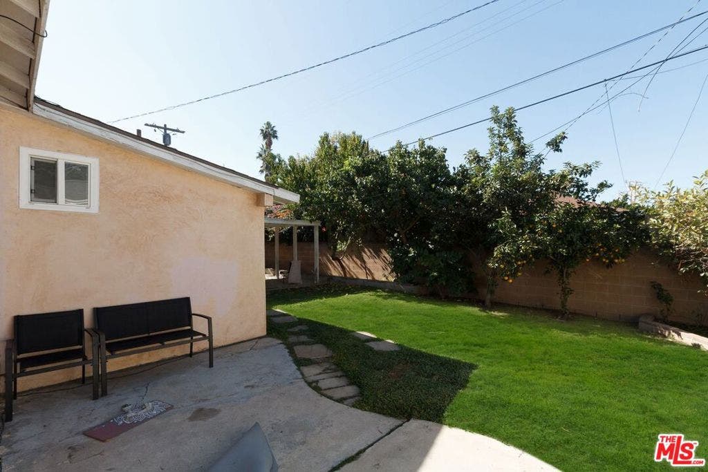 6659 AMIGO Avenue, Reseda, CA 91335