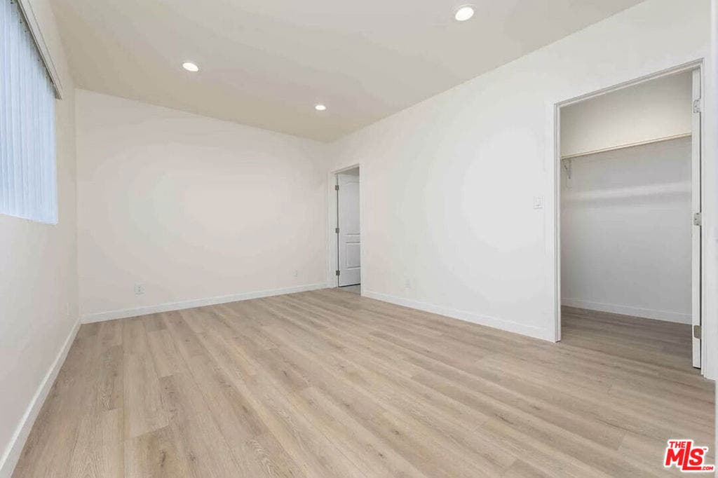 2101 S Burnside Avenue, Los Angeles, CA 90016 2101 S Burnside Avenue, Los Angeles, CA 90016