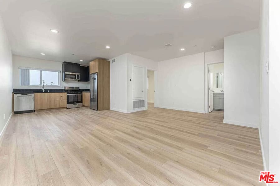 Property photo for 2101 S Burnside Avenue, Los Angeles, CA