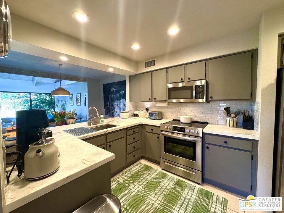 426 Forest Hills Drive, Rancho Mirage, CA 92270 426 Forest Hills Drive, Rancho Mirage, CA 92270