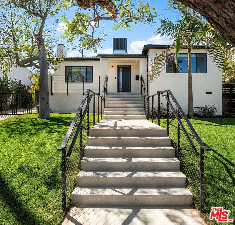 3113 Mountain View Avenue, Los Angeles, CA 90066 3113 Mountain View Avenue, Los Angeles, CA 90066