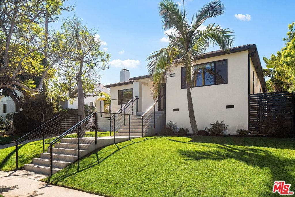 3113 Mountain View Avenue, Los Angeles, CA 90066 3113 Mountain View Avenue, Los Angeles, CA 90066