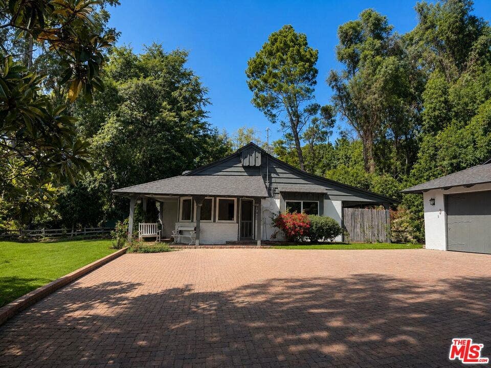2836 Roscomare Road, Los Angeles, CA 90077 2836 Roscomare Road, Los Angeles, CA 90077