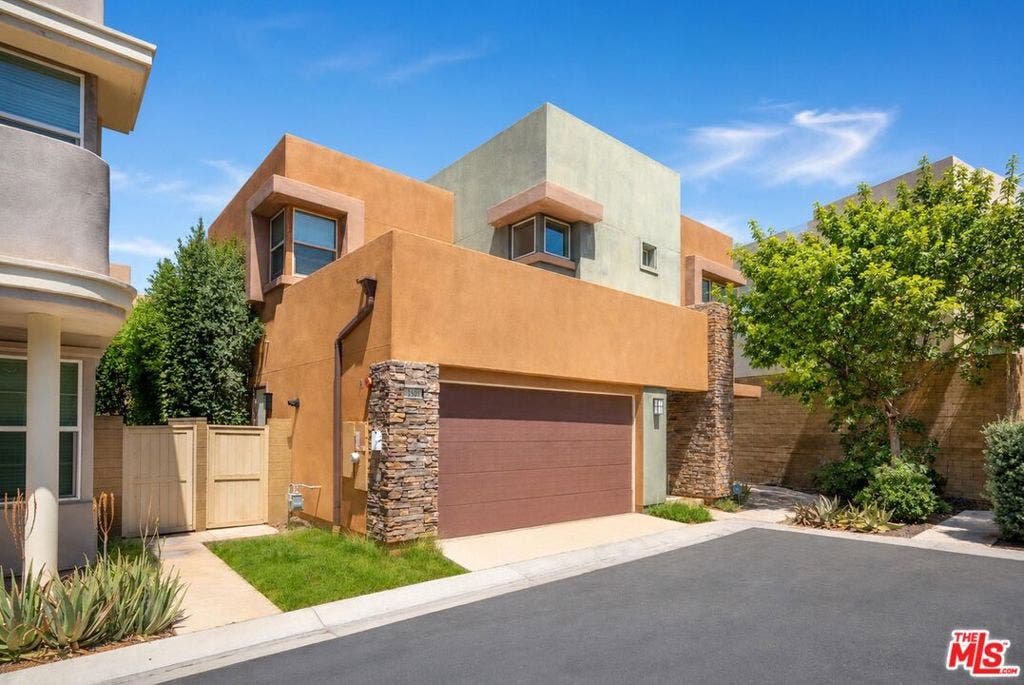 150 Newall, Irvine, CA 92618 150 Newall, Irvine, CA 92618
