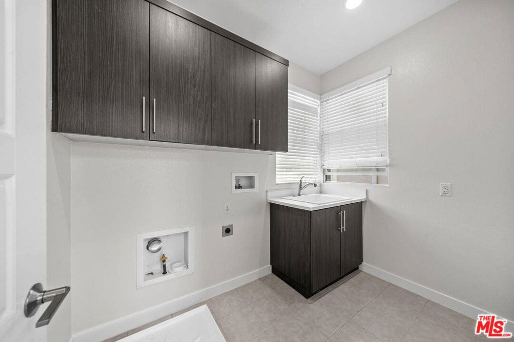 150 Newall, Irvine, CA 92618 150 Newall, Irvine, CA 92618