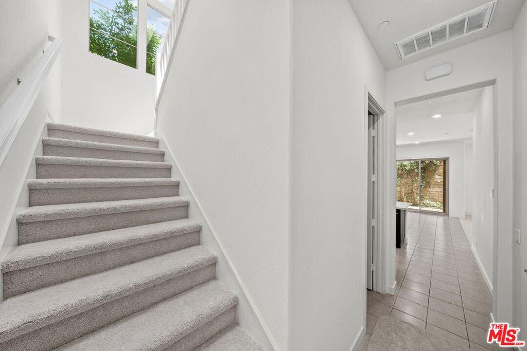 150 Newall, Irvine, CA 92618 150 Newall, Irvine, CA 92618