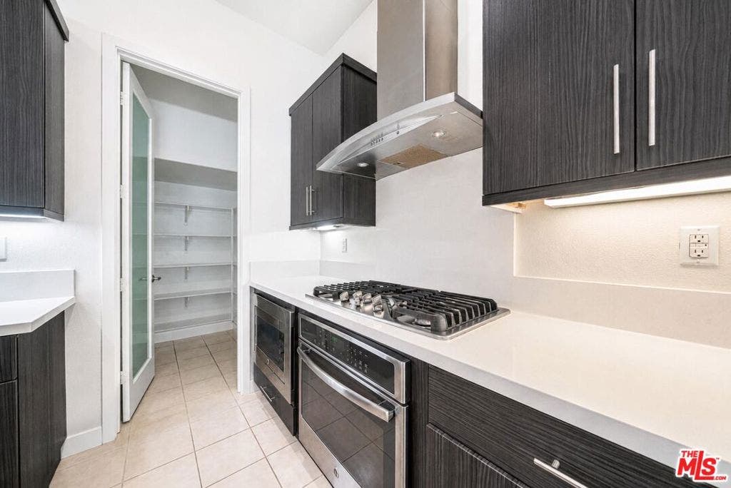 150 Newall, Irvine, CA 92618 150 Newall, Irvine, CA 92618