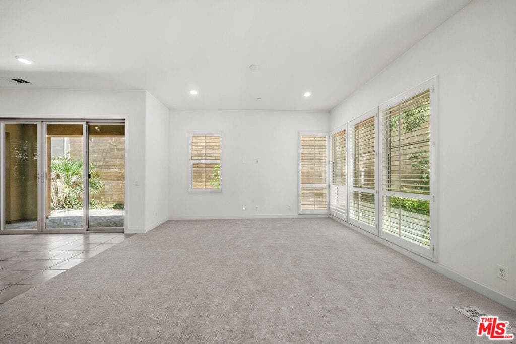 150 Newall, Irvine, CA 92618 150 Newall, Irvine, CA 92618