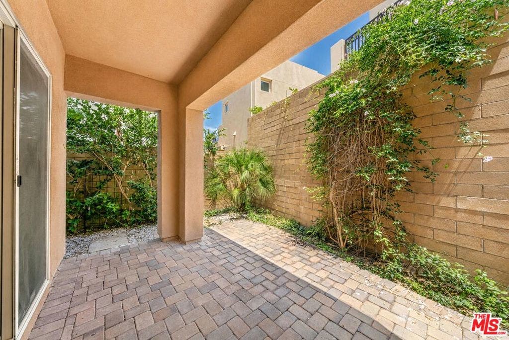150 Newall, Irvine, CA 92618 150 Newall, Irvine, CA 92618