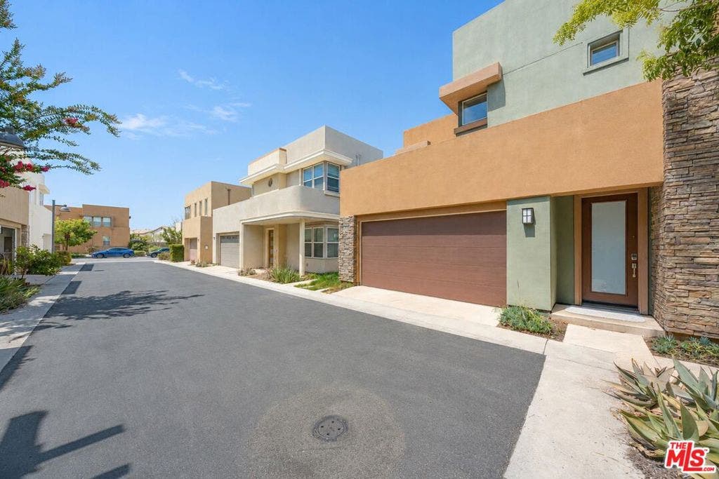 150 Newall, Irvine, CA 92618 150 Newall, Irvine, CA 92618