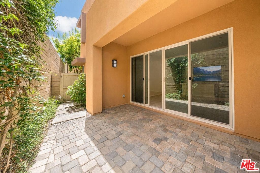 150 Newall, Irvine, CA 92618 150 Newall, Irvine, CA 92618