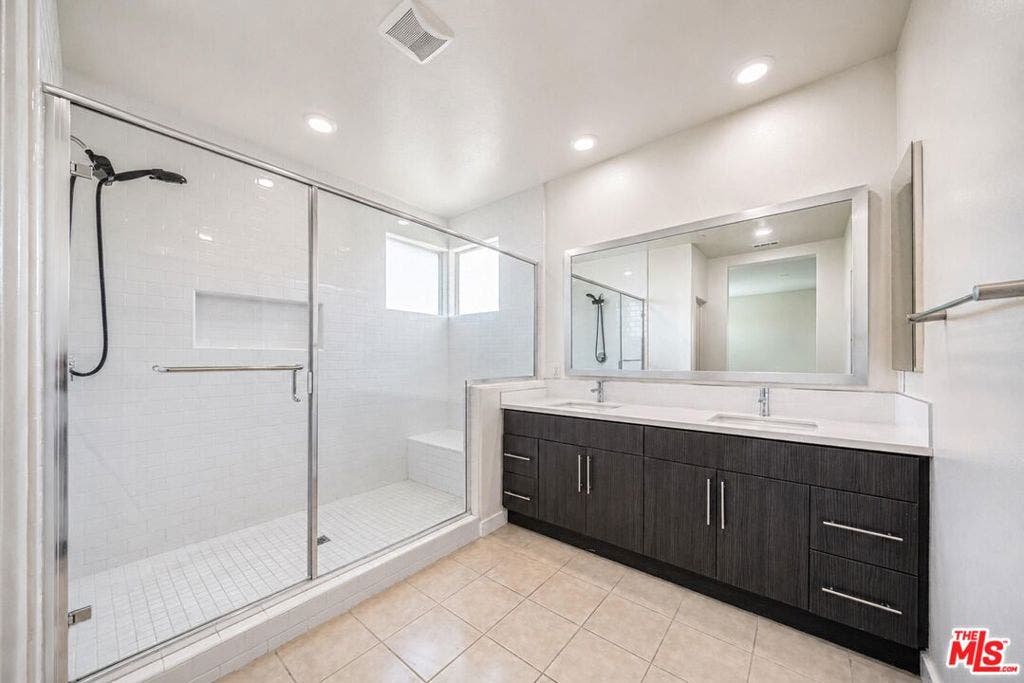 150 Newall, Irvine, CA 92618 150 Newall, Irvine, CA 92618