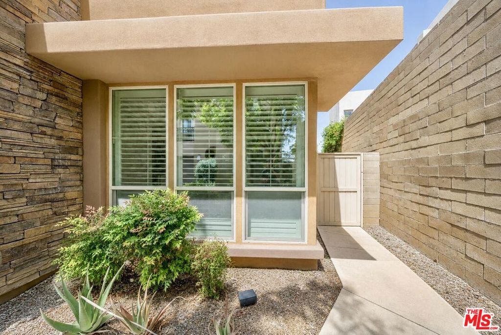 150 Newall, Irvine, CA 92618 150 Newall, Irvine, CA 92618