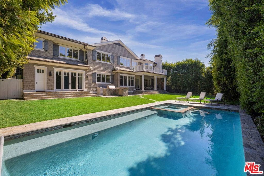 117 S Burlingame Avenue, Los Angeles, CA 90049 117 S Burlingame Avenue, Los Angeles, CA 90049
