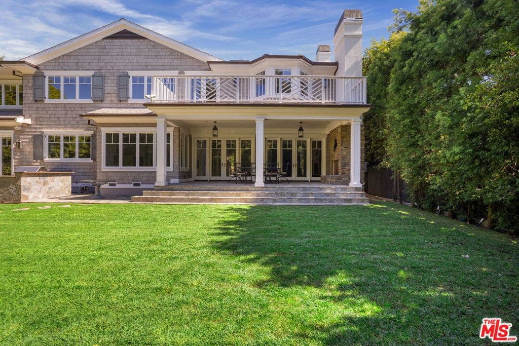 117 S Burlingame Avenue, Los Angeles, CA 90049 117 S Burlingame Avenue, Los Angeles, CA 90049