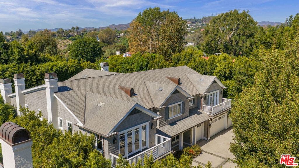 117 S Burlingame Avenue, Los Angeles, CA 90049 117 S Burlingame Avenue, Los Angeles, CA 90049