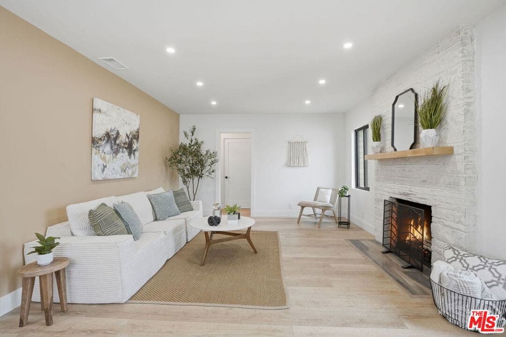 7530 Gaviota Avenue, Van Nuys, CA 91406 7530 Gaviota Avenue, Van Nuys, CA 91406
