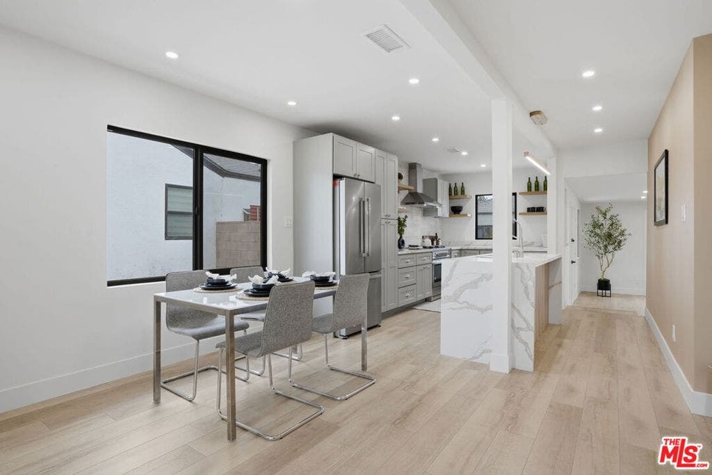 7530 Gaviota Avenue, Van Nuys, CA 91406 7530 Gaviota Avenue, Van Nuys, CA 91406
