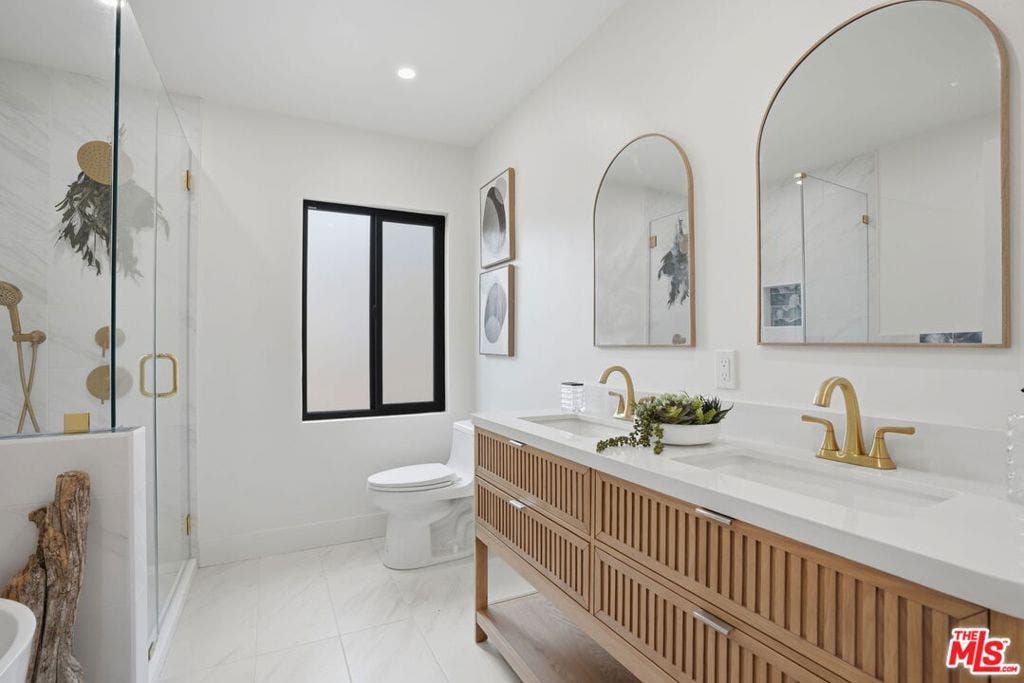 7530 Gaviota Avenue, Van Nuys, CA 91406 7530 Gaviota Avenue, Van Nuys, CA 91406
