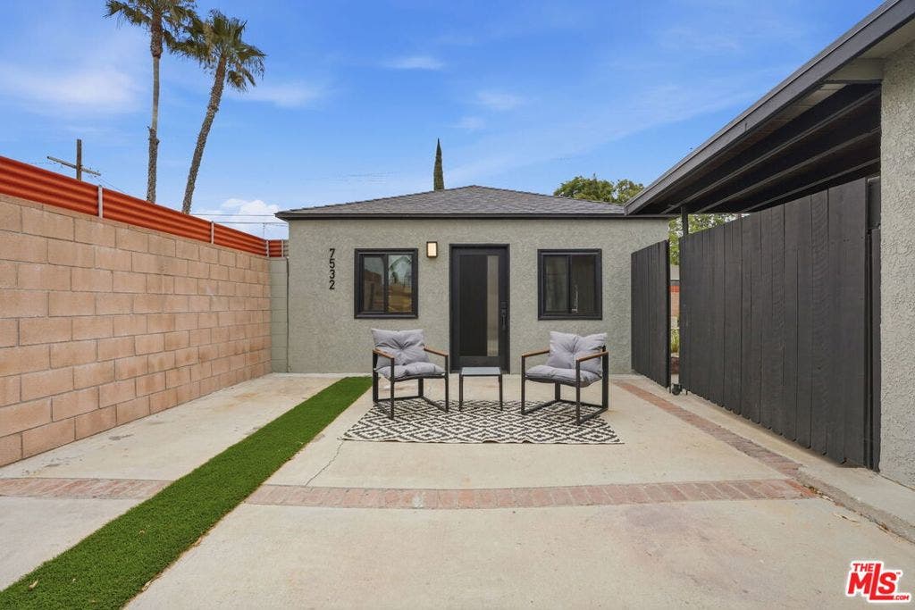7532 Gaviota, Los Angeles, CA 91406 7532 Gaviota, Los Angeles, CA 91406
