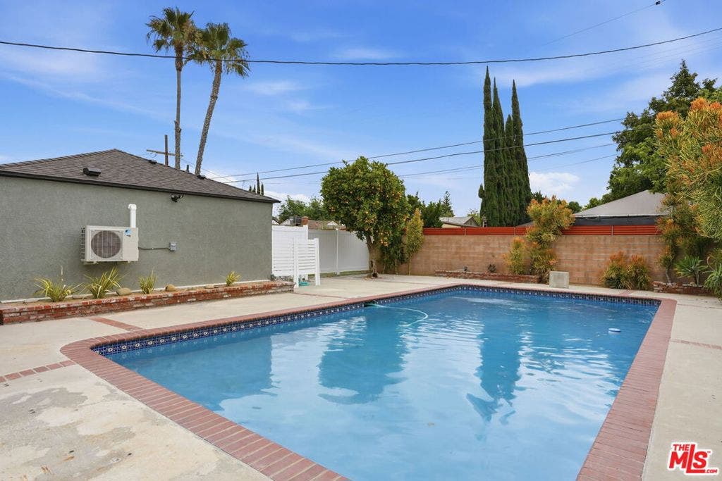 7532 Gaviota, Los Angeles, CA 91406 7532 Gaviota, Los Angeles, CA 91406
