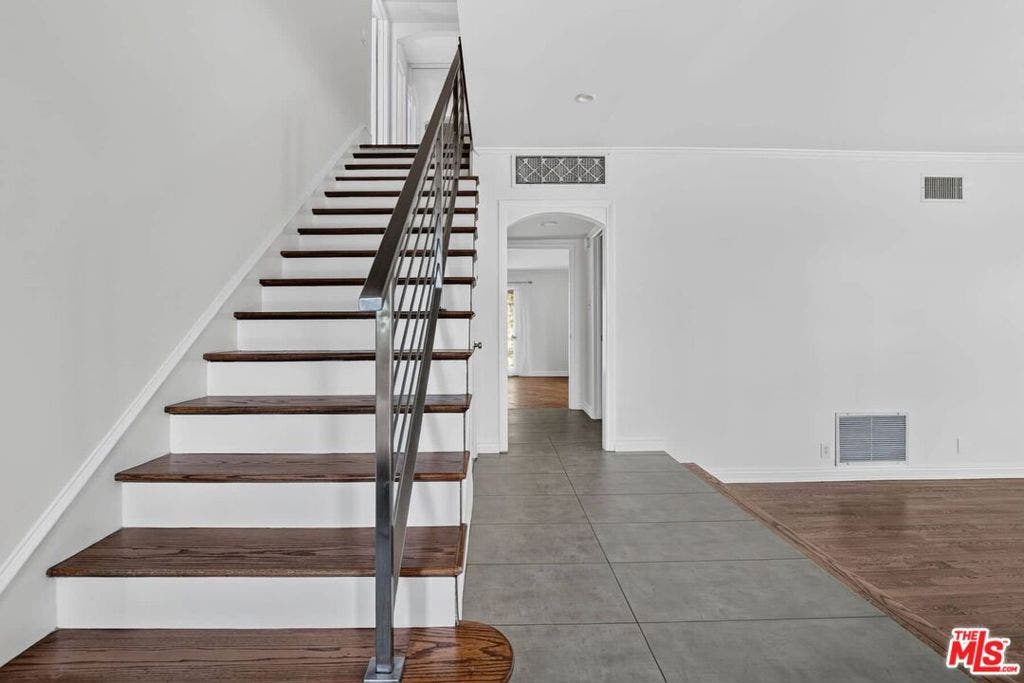 6609 Whitley Terrace, Los Angeles, CA 90068 6609 Whitley Terrace, Los Angeles, CA 90068