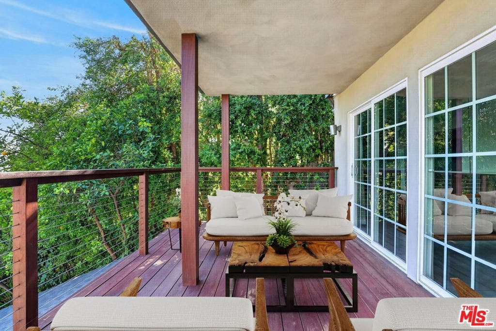 6609 Whitley Terrace, Los Angeles, CA 90068 6609 Whitley Terrace, Los Angeles, CA 90068