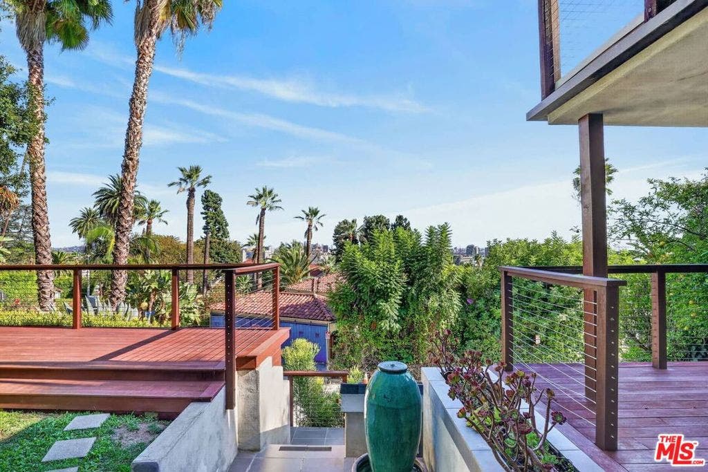 6609 Whitley Terrace, Los Angeles, CA 90068 6609 Whitley Terrace, Los Angeles, CA 90068