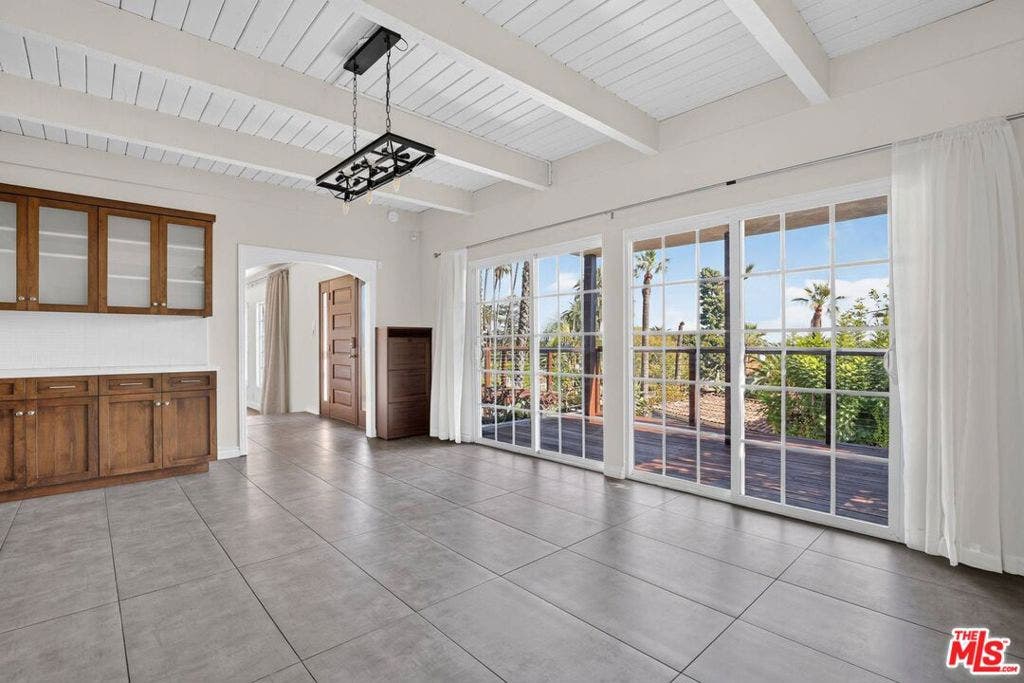 6609 Whitley Terrace, Los Angeles, CA 90068 6609 Whitley Terrace, Los Angeles, CA 90068