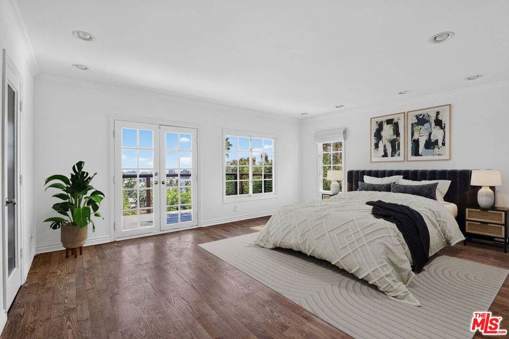 6609 Whitley Terrace, Los Angeles, CA 90068 6609 Whitley Terrace, Los Angeles, CA 90068