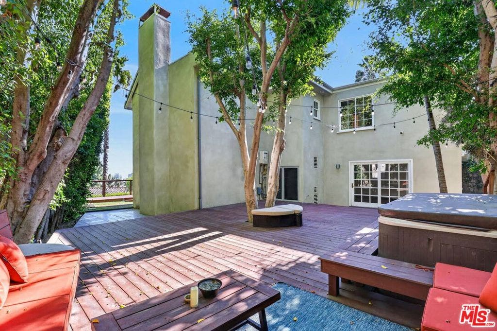 6609 Whitley Terrace, Los Angeles, CA 90068 6609 Whitley Terrace, Los Angeles, CA 90068