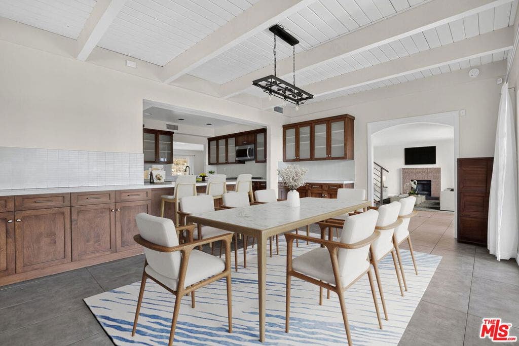 6609 Whitley Terrace, Los Angeles, CA 90068 6609 Whitley Terrace, Los Angeles, CA 90068