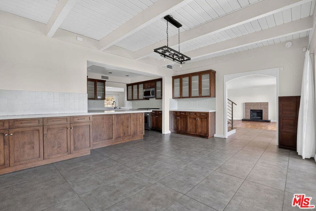 6609 Whitley Terrace, Los Angeles, CA 90068 6609 Whitley Terrace, Los Angeles, CA 90068