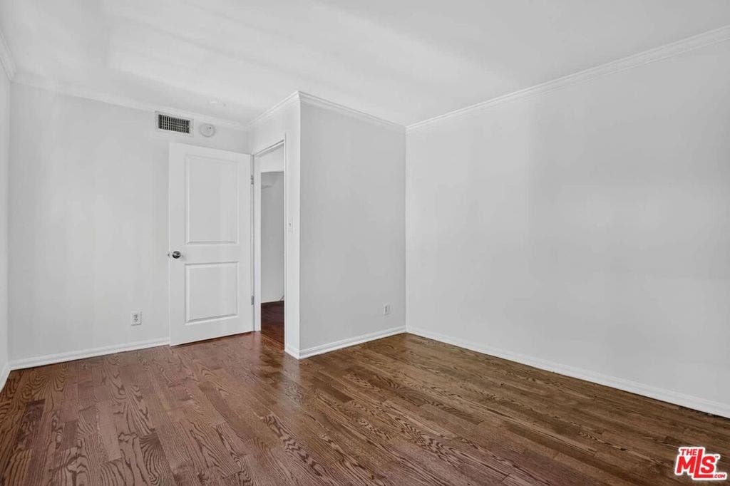 6609 Whitley Terrace, Los Angeles, CA 90068 6609 Whitley Terrace, Los Angeles, CA 90068