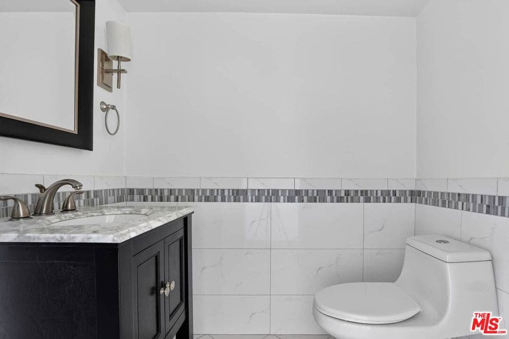 6609 Whitley Terrace, Los Angeles, CA 90068 6609 Whitley Terrace, Los Angeles, CA 90068
