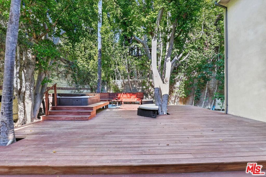 6609 Whitley Terrace, Los Angeles, CA 90068 6609 Whitley Terrace, Los Angeles, CA 90068