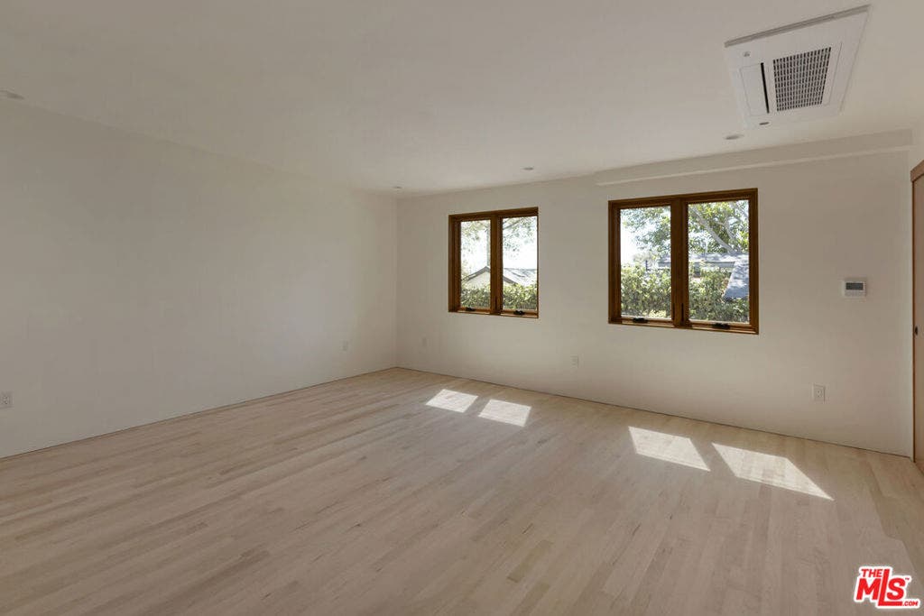 1619 N Benton Way, Los Angeles, CA 90026