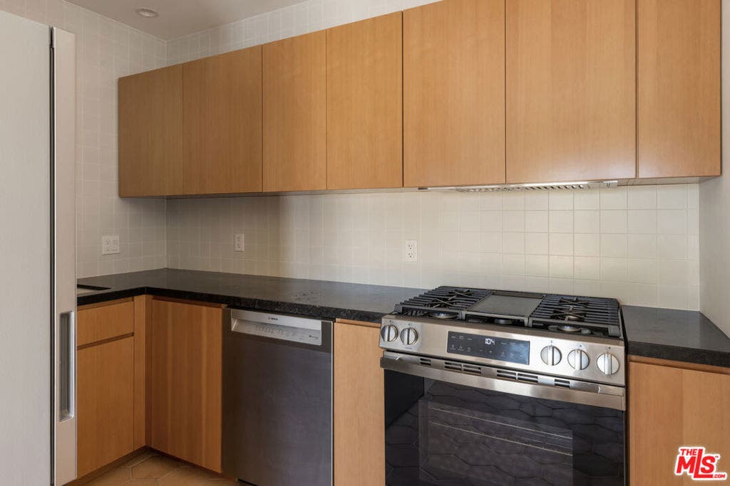 1619 N Benton Way, Los Angeles, CA 90026