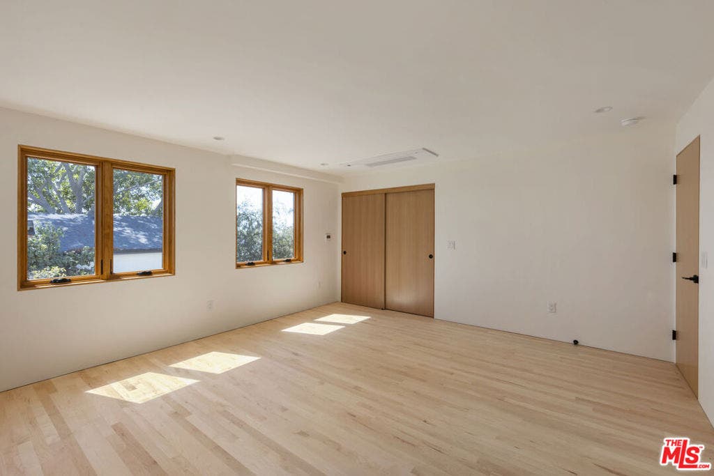 1619 N Benton Way, Los Angeles, CA 90026