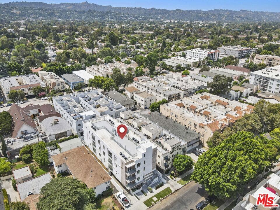 11042 La Maida Street, #203, North Hollywood, CA 91601