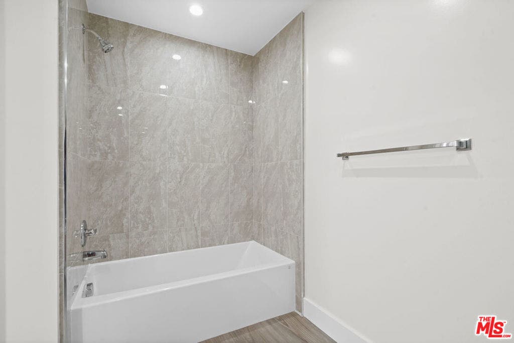 11042 La Maida Street, #203, North Hollywood, CA 91601