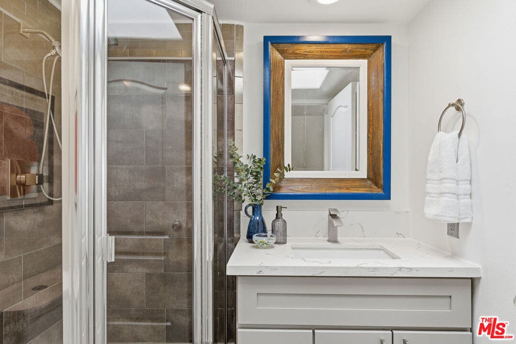11110 Camarillo Street, #122, North Hollywood, CA 91602