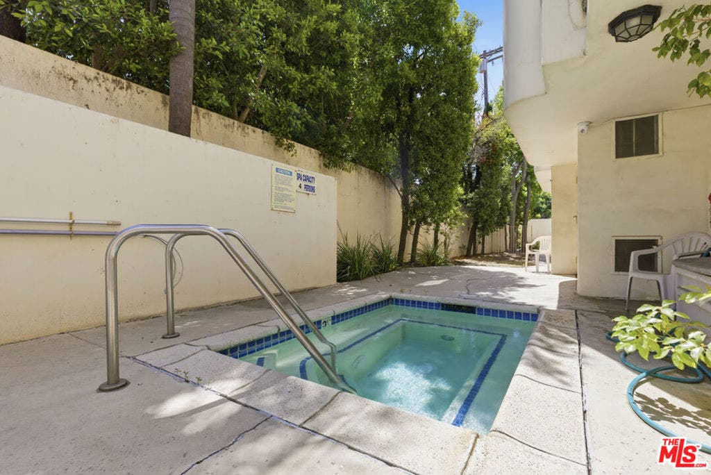11110 Camarillo Street, #122, North Hollywood, CA 91602