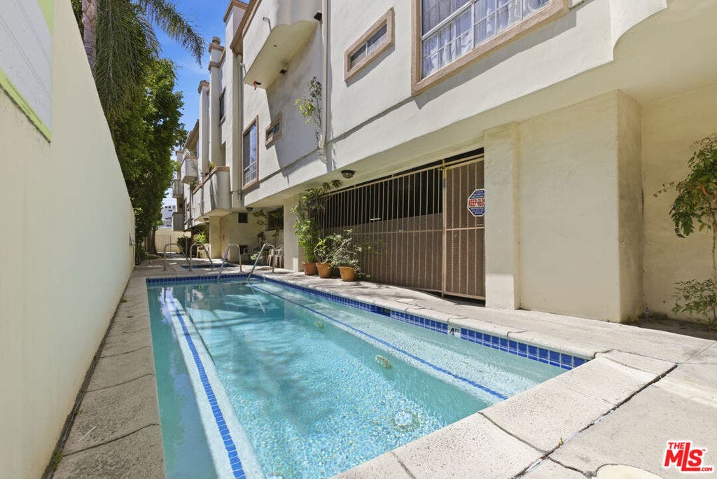 11110 Camarillo Street, #122, North Hollywood, CA 91602