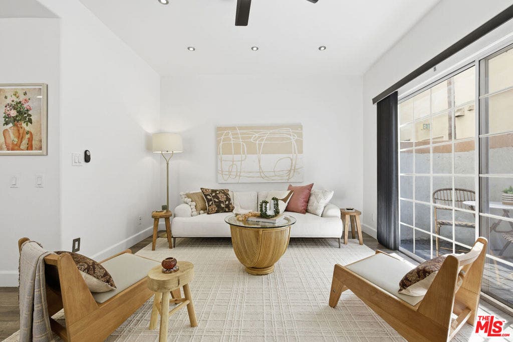 11110 Camarillo Street, #122, North Hollywood, CA 91602