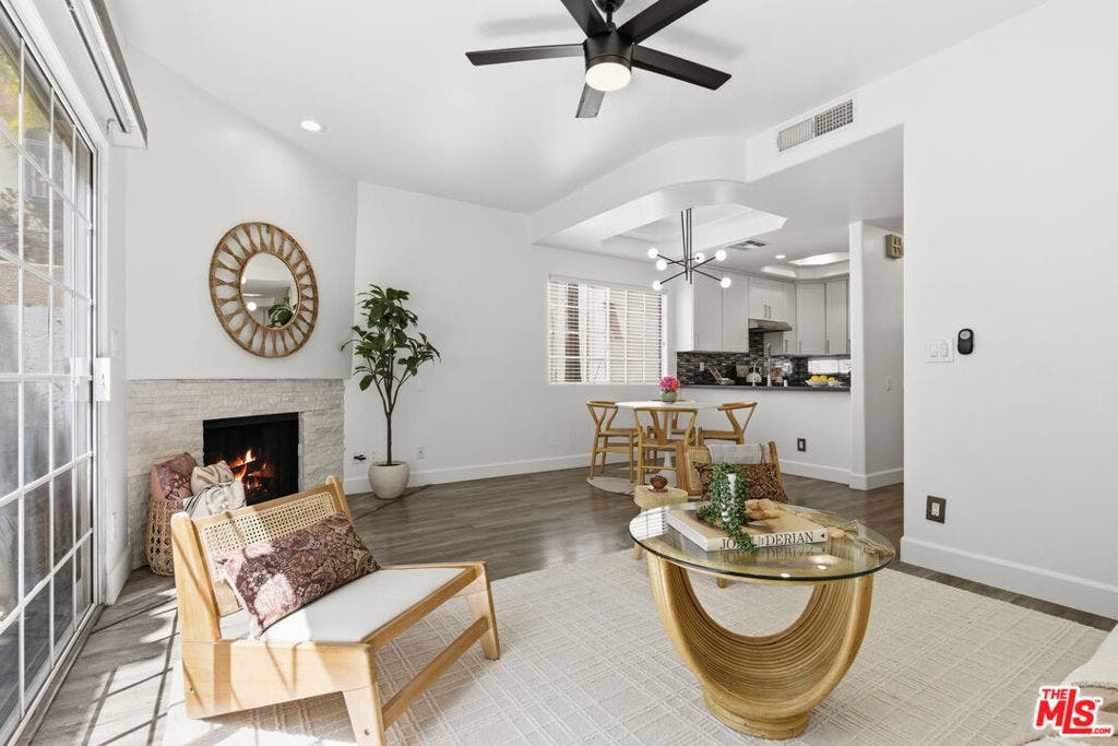 11110 Camarillo Street, #122, North Hollywood, CA 91602