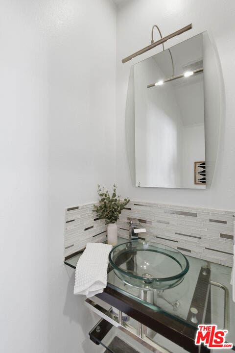 11110 Camarillo Street, #122, North Hollywood, CA 91602