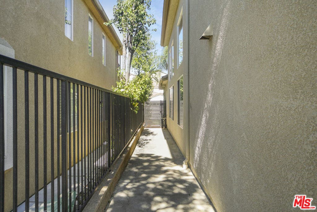 20542 Pesaro Way, Porter Ranch, CA 91326 20542 Pesaro Way, Porter Ranch, CA 91326