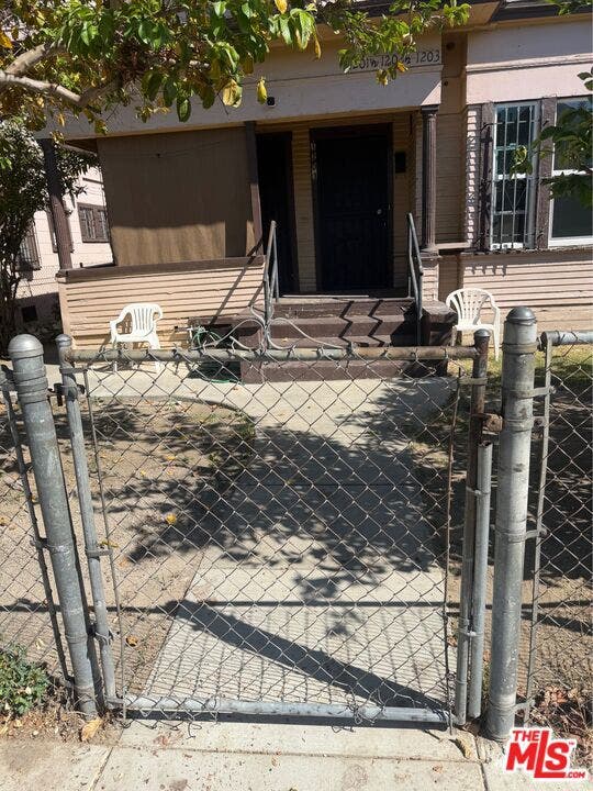 Property photo for 1201 E 20th Street, #1203, Los Angeles, CA